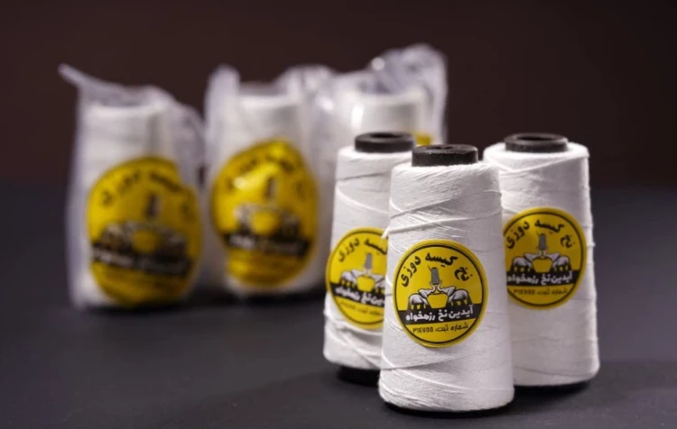 نخ سرکیسه دوزی ۲۰۰ گرمی مقاوم برای دستگاه دوخت کیسه